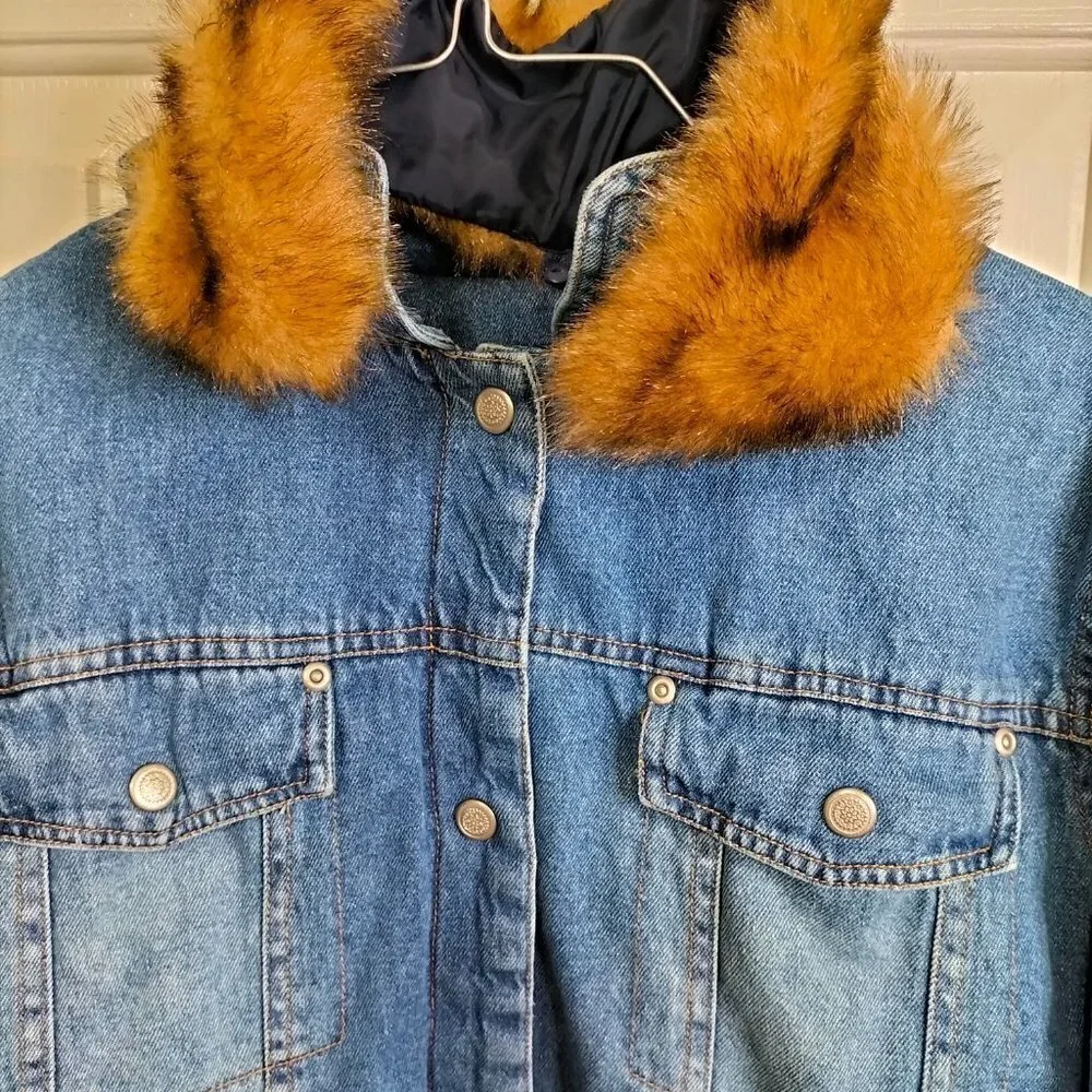 1027)Big Chill Girl Winter Jean Jacket Faux Fur Trim Size 14/16